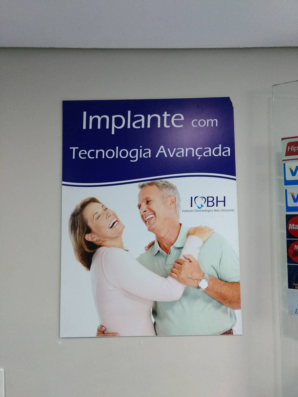 Banner de destaque para o tratamento de implantes do Instituto Odontológico Belo Horizonte