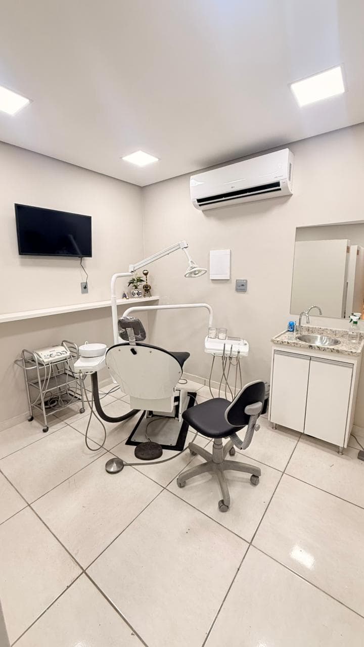 Consultório com ar-condicionado para o conforto dos pacientes do Instituto Odontológico Belo Horizonte